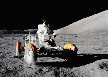 Astronauta e veículo na superfície da Lua, imagem ilustrativa para matéria sobre o rover lunar MAGPIE
