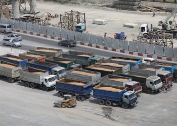 Caminhões usados no transporte de grãos, imagem ilustrativa da operação logística de milho da Conab