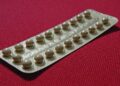 Cartelas de comprimidos contraceptivos em imagem ilustrativa