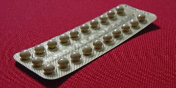 Cartelas de comprimidos contraceptivos em imagem ilustrativa