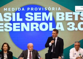 Presidente Lula e ministros durante cerimônia sobre a proibição das bets e o Desenrola Brasil 3.0 em São Paulo