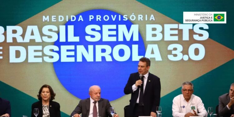 Presidente Lula e ministros durante cerimônia sobre a proibição das bets e o Desenrola Brasil 3.0 em São Paulo