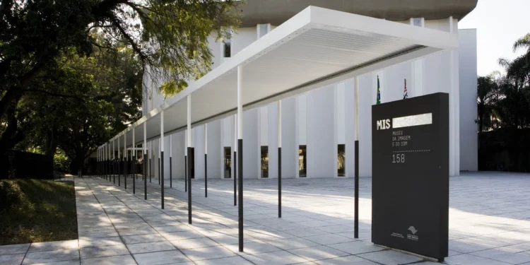 Fachada do Museu da Imagem e do Som (MIS), em São Paulo