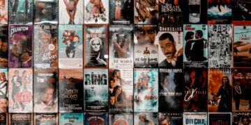 Capas e referências visuais de filmes, imagem ilustrativa para matéria sobre a versão brasileira do Tudum